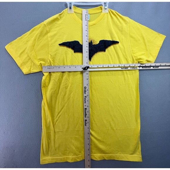Batman Logo Adult T-Shirt Tee Yellow Medium Short Sleeve 100% Cotton - Picture 3 of 5
